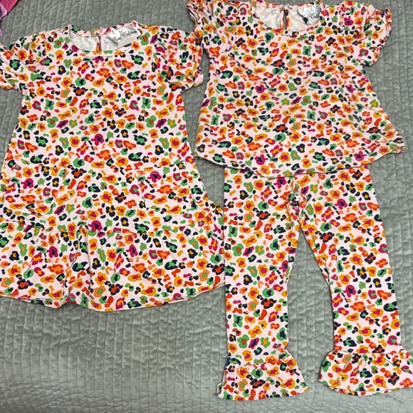 Girl 2T Bundle - Leopard Print - Picture 1 of 6